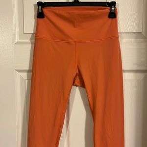 HeyNuts Essential Yoga Leggings